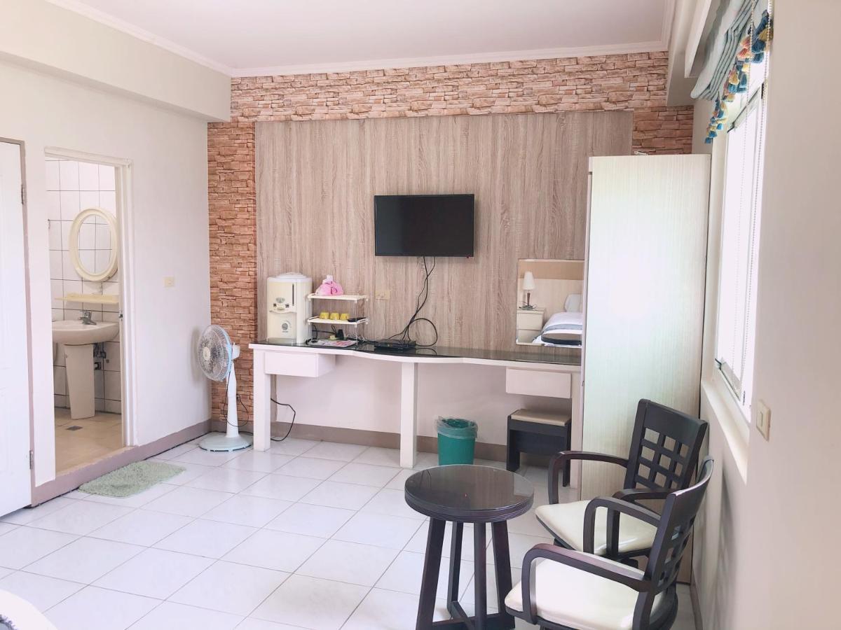 Chia Yun Homestay Luodong Extérieur photo