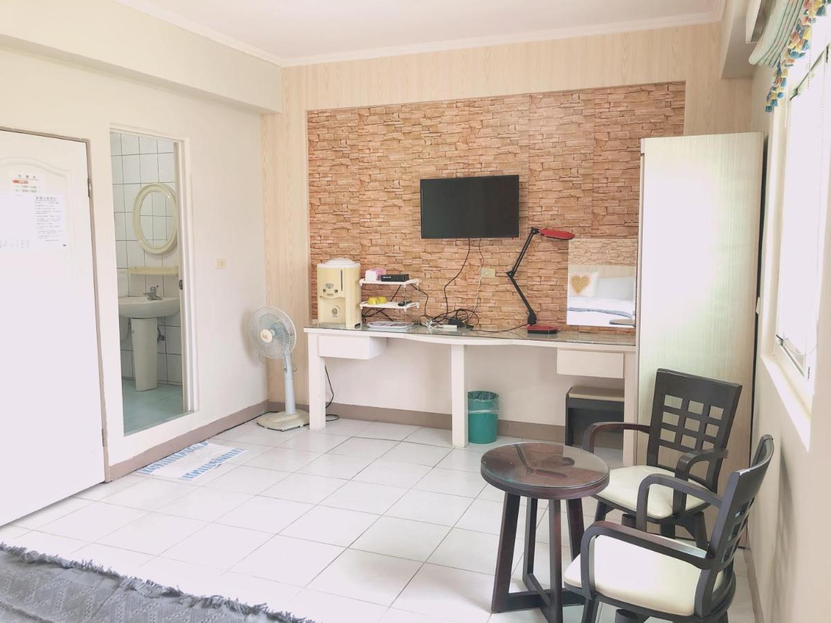 Chia Yun Homestay Luodong Extérieur photo