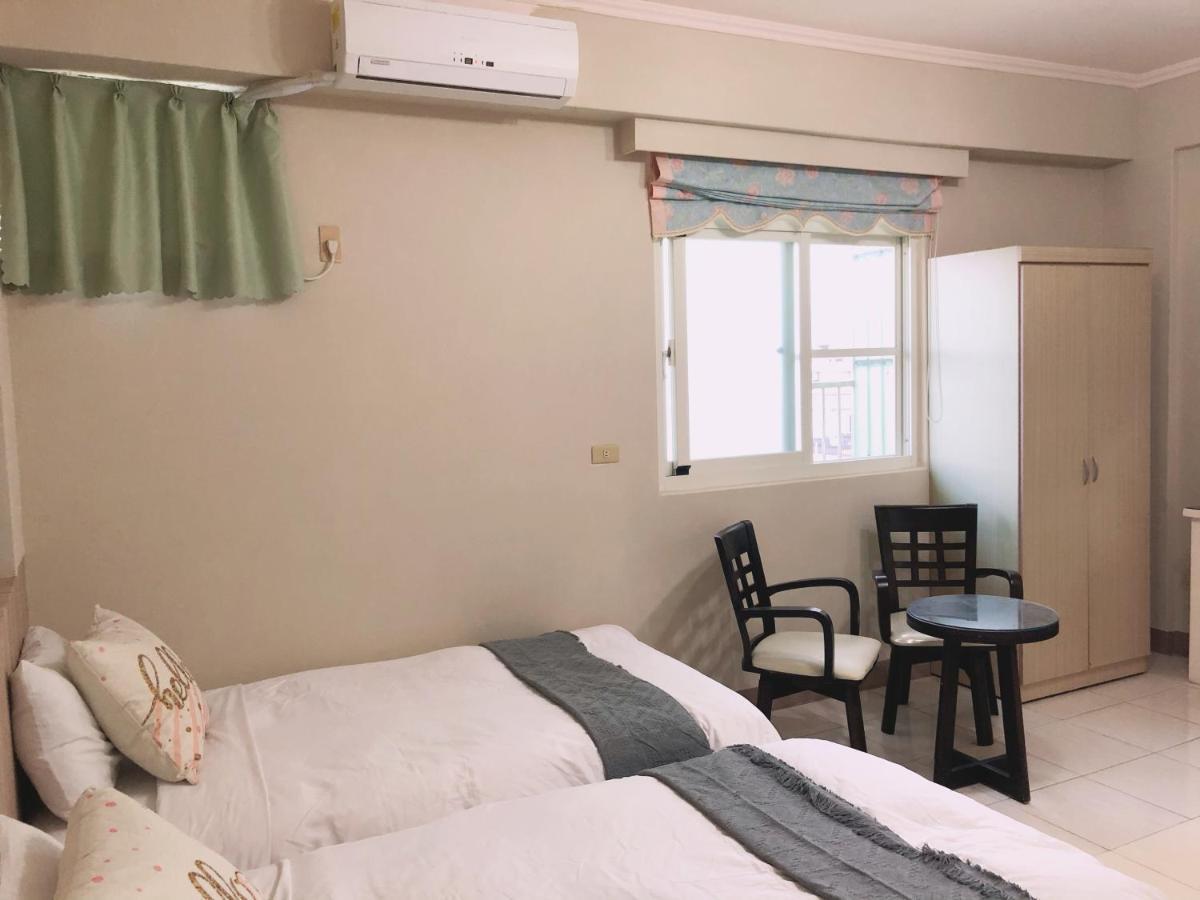 Chia Yun Homestay Luodong Extérieur photo