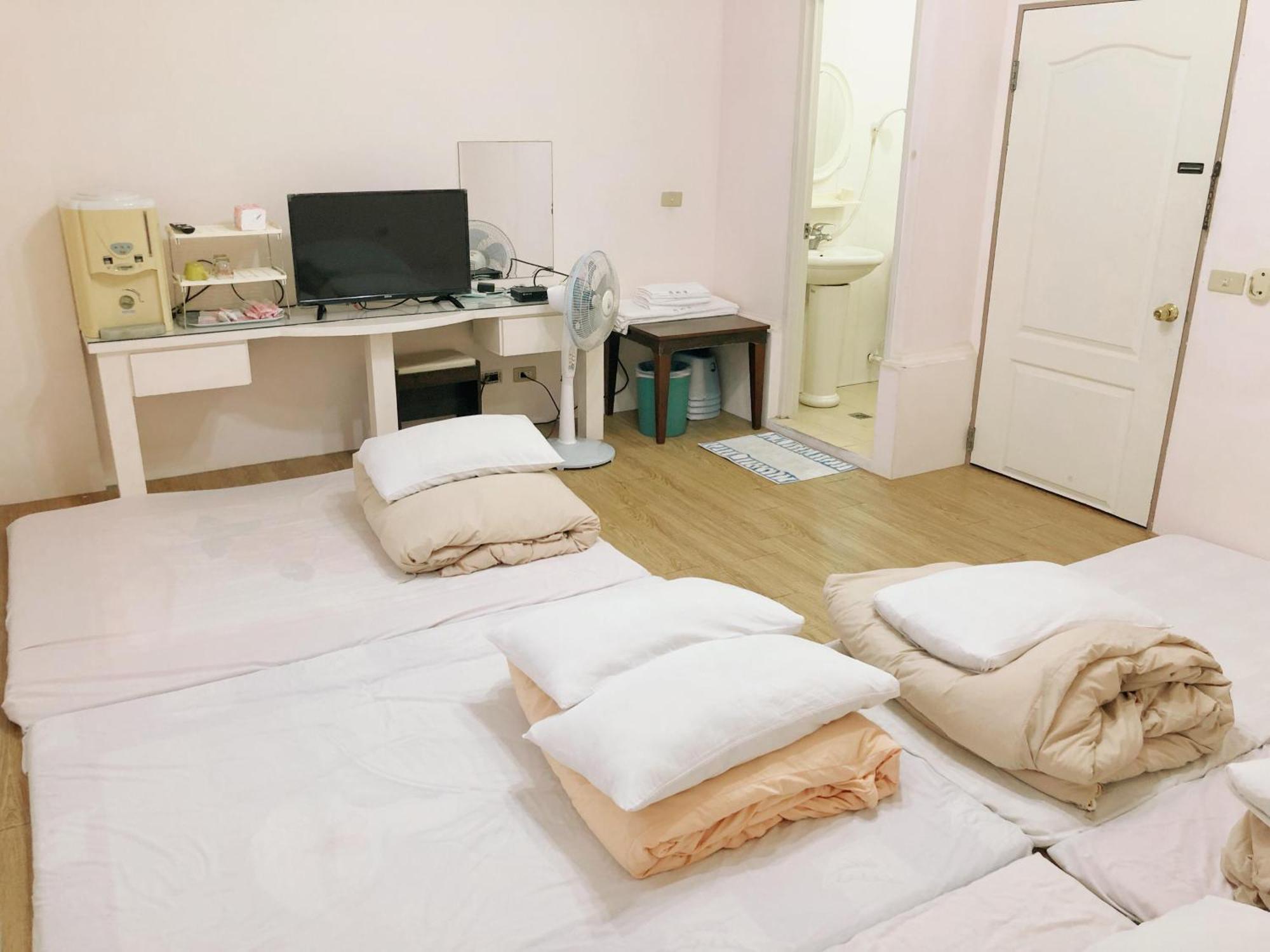 Chia Yun Homestay Luodong Extérieur photo