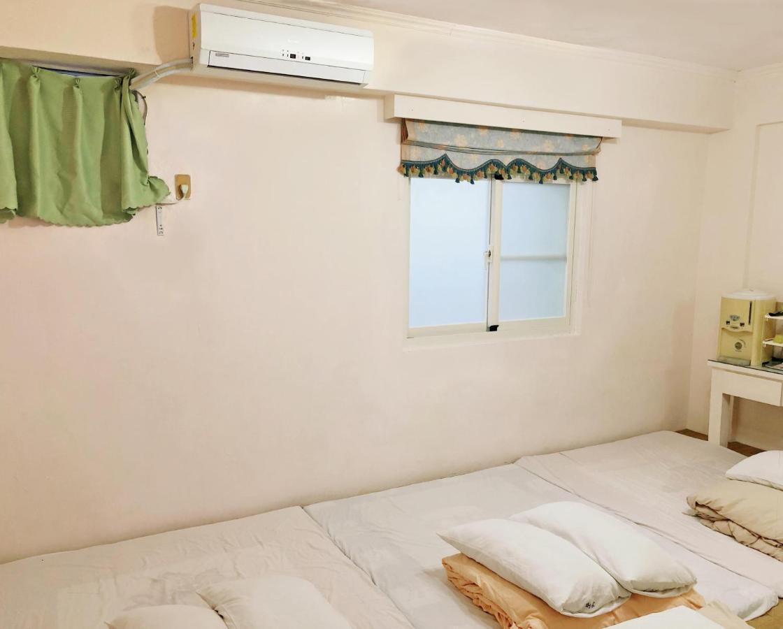 Chia Yun Homestay Luodong Extérieur photo